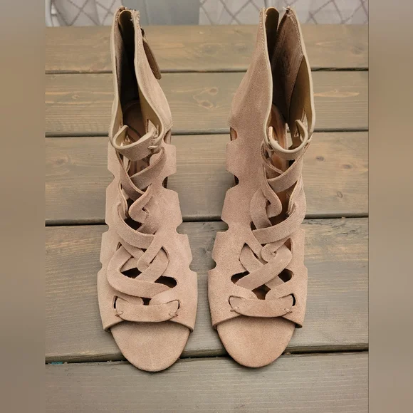 Zodiac suede heels size 9 - Picture 7 of 7